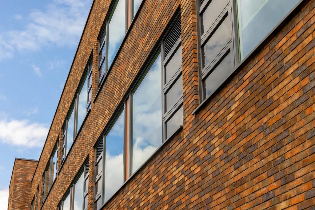 Healthside School Westcoast Windows case study [Images: kozakphoto.com]